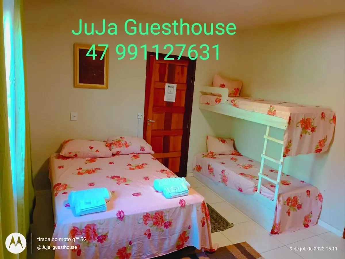 Juja Guesthouse Penha  Alojamento de Acomodação e Pequeno-almoço Penha (Santa Catarina)