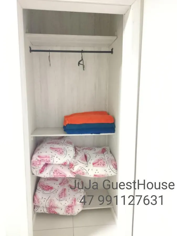 Bed and breakfast Juja Guesthouse Penha  Brasil